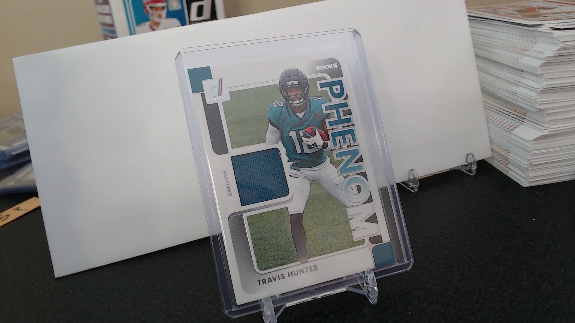 Travis Hunter - Rookie Phenom (MEM)